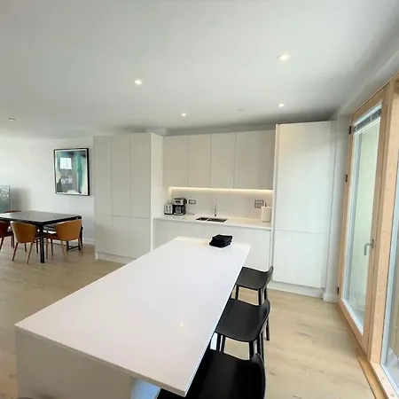 빌라 Luxury Waterfront 3 Bedroom/3 Bathroom Townhouse 헤일