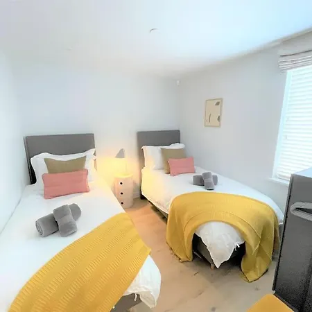 Luxury Waterfront 3 Bedroom/3 Bathroom Townhouse 빌라