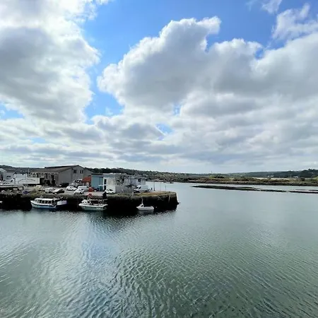 빌라 Luxury Waterfront 3 Bedroom/3 Bathroom Townhouse 헤일