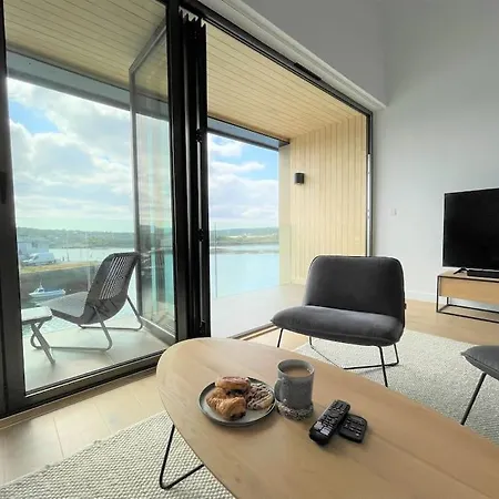 빌라 Luxury Waterfront 3 Bedroom/3 Bathroom Townhouse *